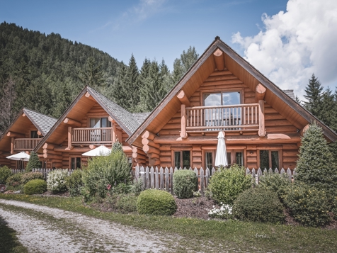 Camping Residence Chalets Corones - Rasen-Antholz - Dolomiten