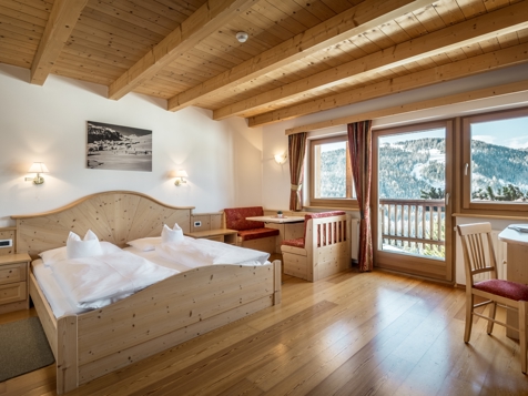 3-bed-room Superior with view Piz Sorega image 1