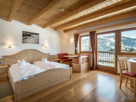 3-bed-room view Piz Sorega 1/3 image 1