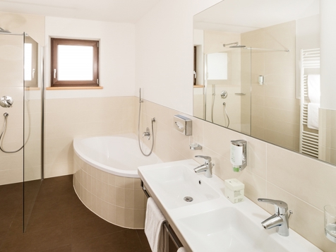 Almina Suite image 3