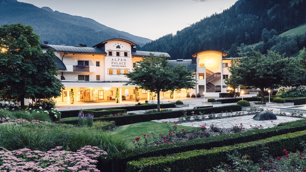 Alpenpalace Luxury Hideaway Spa Retreat In St Johann 5 Sterne Hotel Www Suedtirol Com