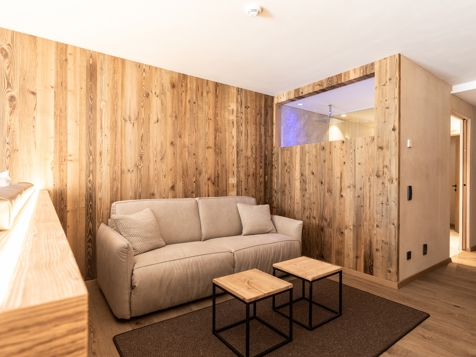 "Alpia" wood-panel suite image 5