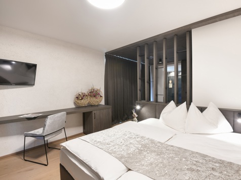 ALPINE SUITE image 6