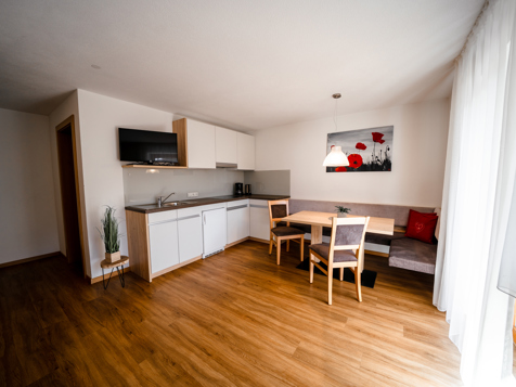 Apartment 15 image 5