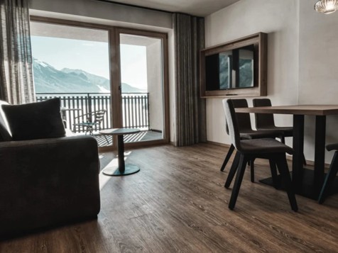 Apartment 2 & 4 image 2