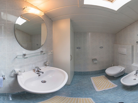 APARTMENT 2 image 3