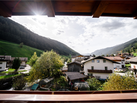 Apartment 25 image 12