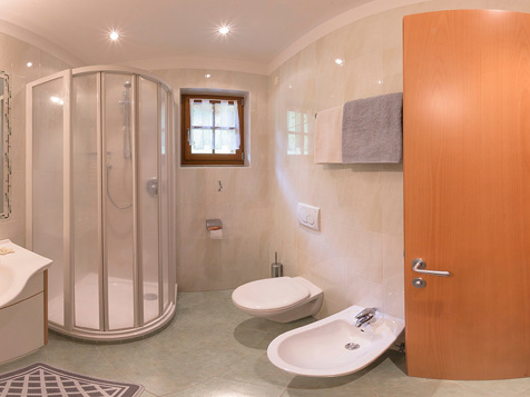 APARTMENT 3 image 3