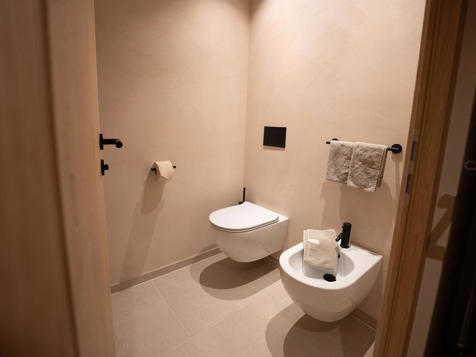 Apartment B image 14