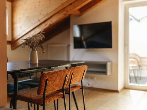 Apartment B image 16