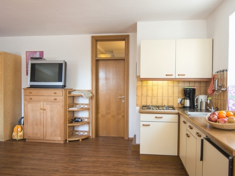 Apartment C image 4