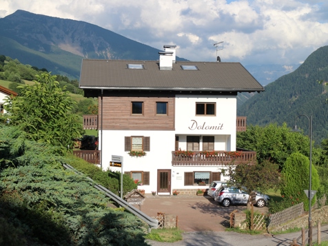 Apartment D image 12