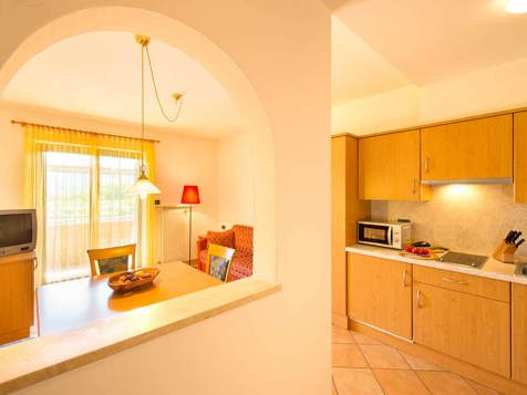 Apartment Leonburg, Tirol & Trauttmansdorff image 4