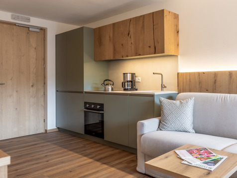 Apartment M image 8