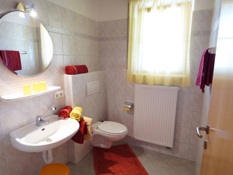 Apartment Yellow Rose image 2