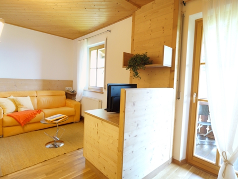 Apartment Yellow Sun image 2