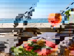 Aperol Spritz mit Seeblick