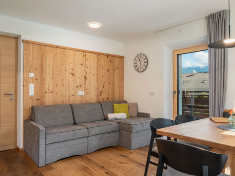 App. Living 01 image 31