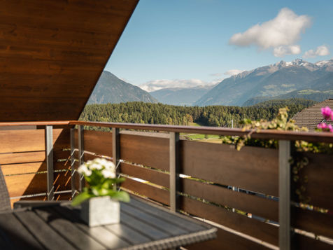 App. Living 02 image 27