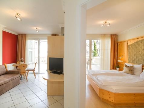 Balkon-Zweizimmerwohnung "Classic" seitl. Talblick image 1