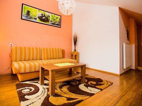 Balkonzimmer mit Bergblick image 2