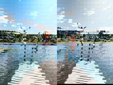 Bathing fun at Lake Fennberg