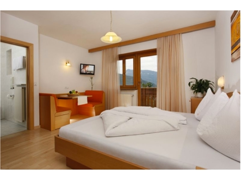 camera doppia con balcone image 1