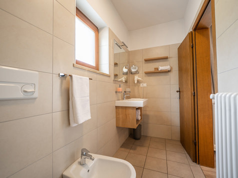 CAMERA DOPPIA CON BALCONE NORDEST image 10