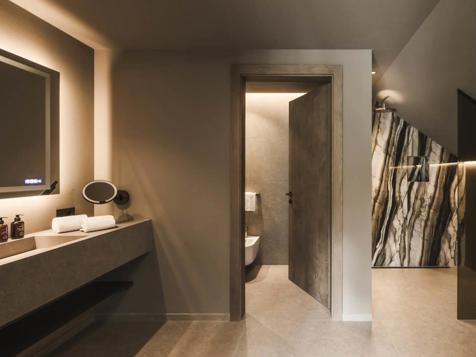 Castello Star Suite image 9