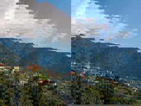 Castle, church & hotels in Schenna