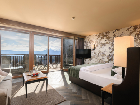 Chalet Chic Deluxe image 1