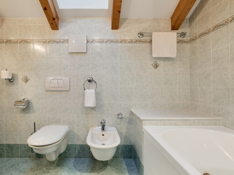 Comfort room image 1