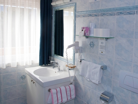 Comfort room image 2