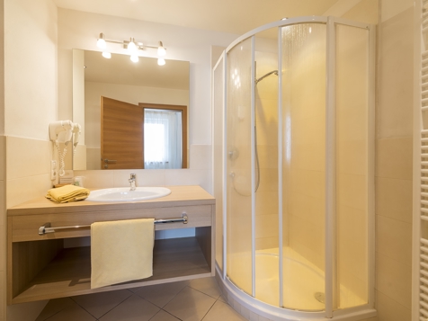 comfort triple room with balcony image 1