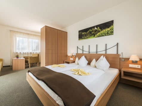 comfort triple room with balcony image 2