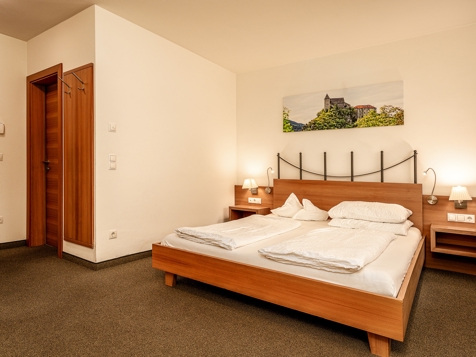 comfort triple room with balcony image 4