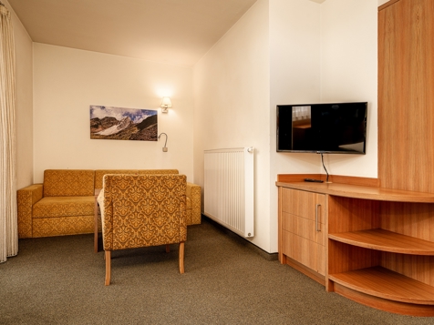 comfort triple room with balcony image 5