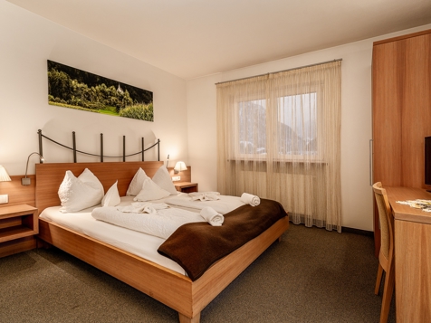 comfort triple room with balcony image 7