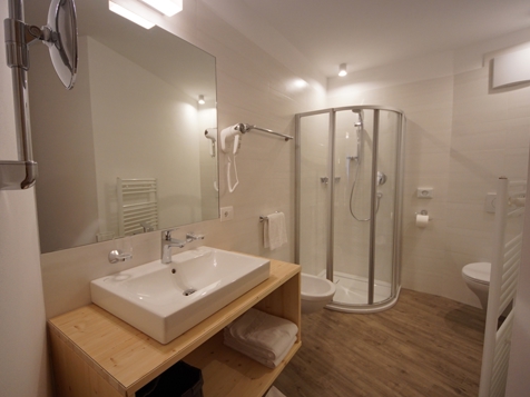 COMFORT with 2 bedroom image 4