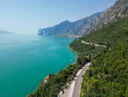 Cycle path in Limone sul Garda