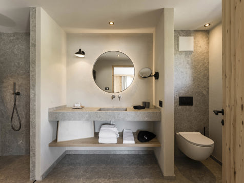 DELUXE APARTMENT 105 image 12