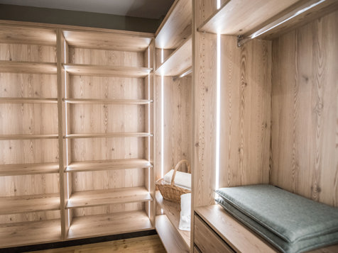 Deluxe Family Suite image 6