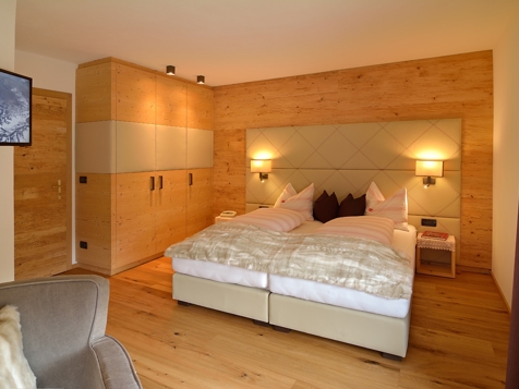 Deluxe room image 6