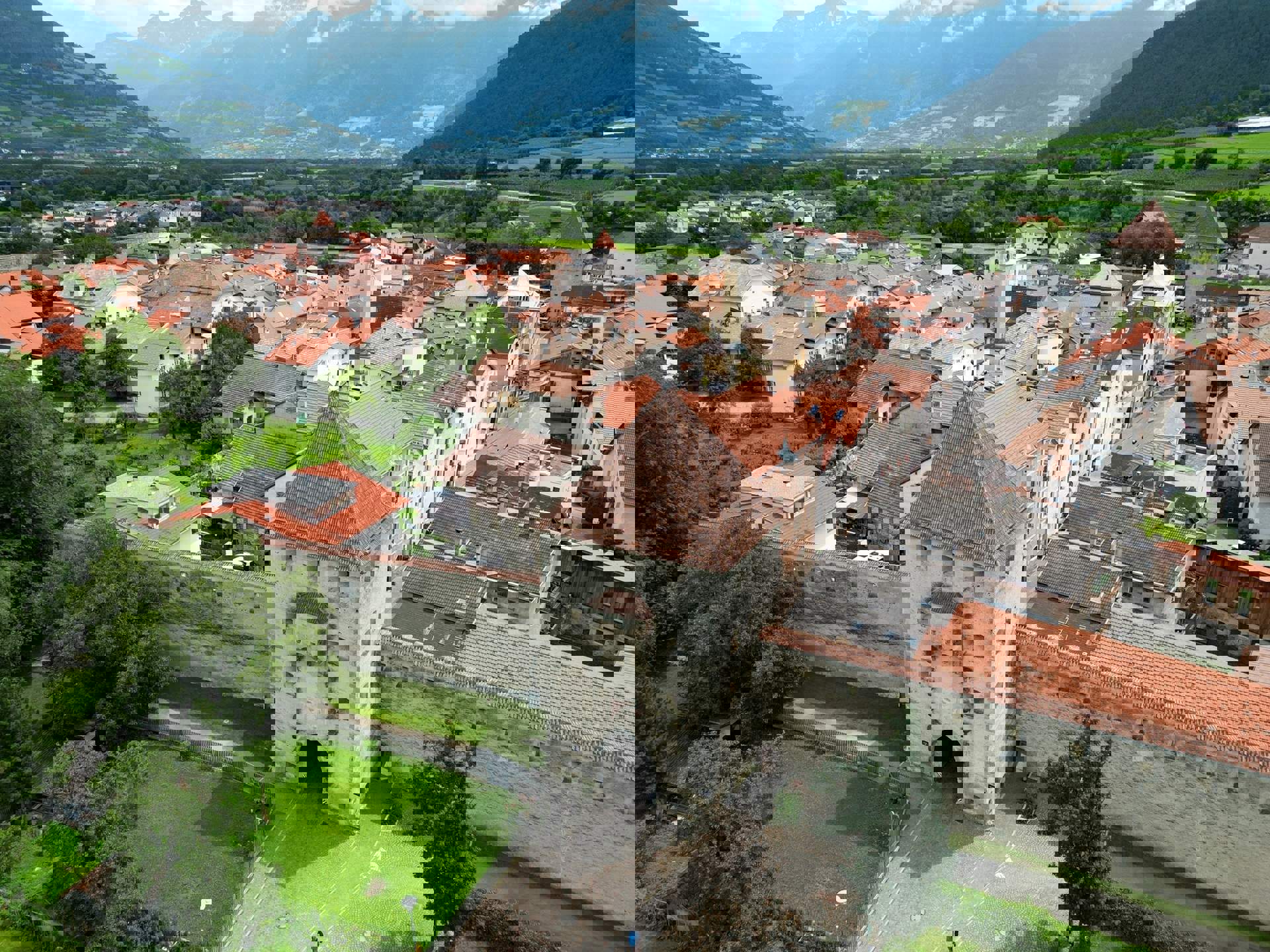 Die mittelalterliche Stadt in Südtirol Die mittelalterliche Stadt in Südtirol