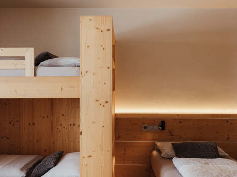 Dolomites Group Room image 4
