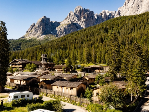 Dolomites Lodge image 4