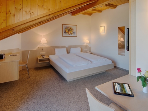 Doppelzimmer mit Balkon image 3