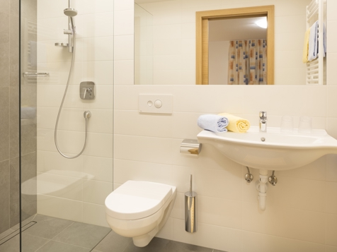 Doppelzimmer mit Balkon image 6