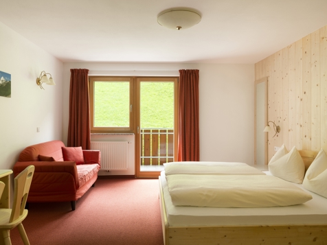 Doppelzimmer mit Balkon image 8