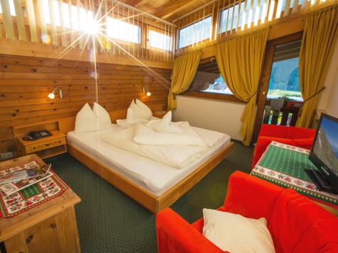 Doppelzimmer mit Balkon in der Mansarde image 2